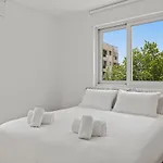 Themelio Living 2-bed Centre