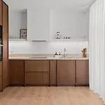 Themelio Living 2-bed Centre