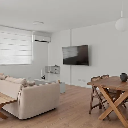 Themelio Living Japandi Style 2-bed * ניקוסיה