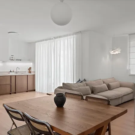 דירה Themelio Living Japandi Style 2-bed *