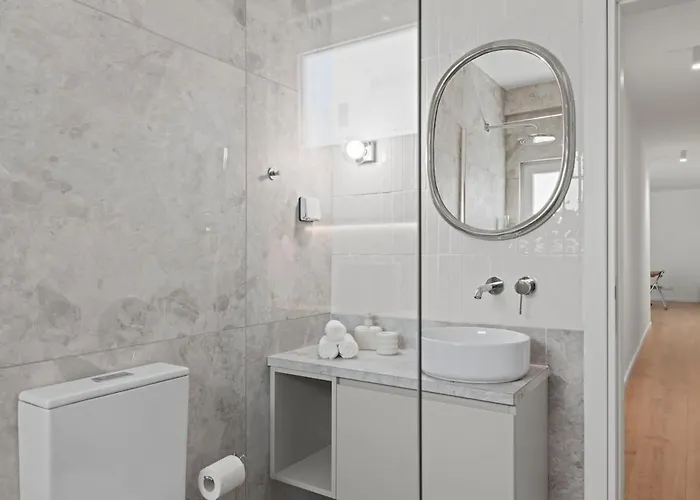 Themelio Living 2-bed Centre * ニコシア