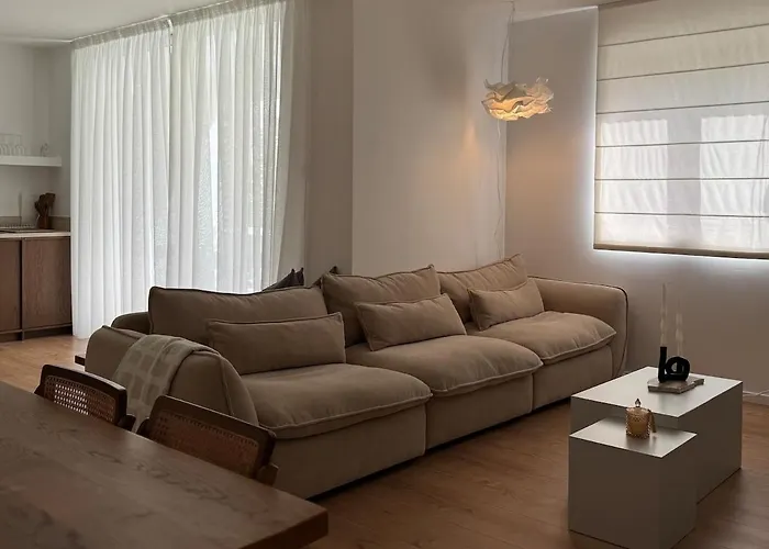 Themelio Living 2-bed Centre アパート