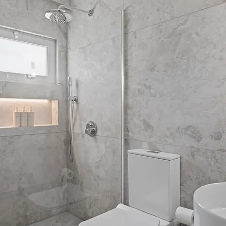 Themelio Living 2-bed Centre Nicosie